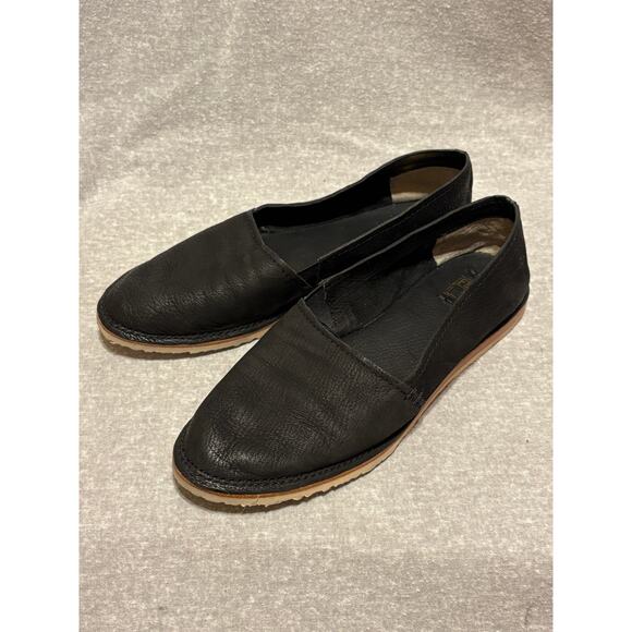 Frye Size 6 Black Leather Flats Slip Ons Loafers Ballet flats Women’s Shoes EUC - Picture 2 of 10